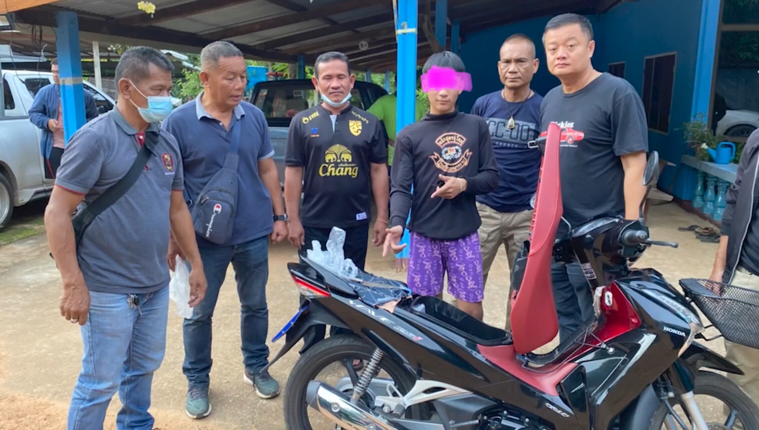 ตำรวจน้ำพอง รวบนักเรียน ม.3 ใช้มีดแทงรุ่นพี่ ม.5 สาหัส อ้างถูกทำร้ายก่อน