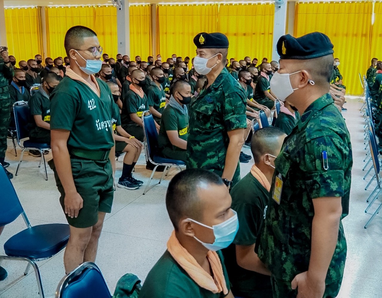 ผู้บัญชาการกองพลทหารราบที่ 15 ตรวจเยี่ยมหน่วยฝึกทหารใหม่ กำชับดูแลทหารใหม่อย่างใกล้ชิด