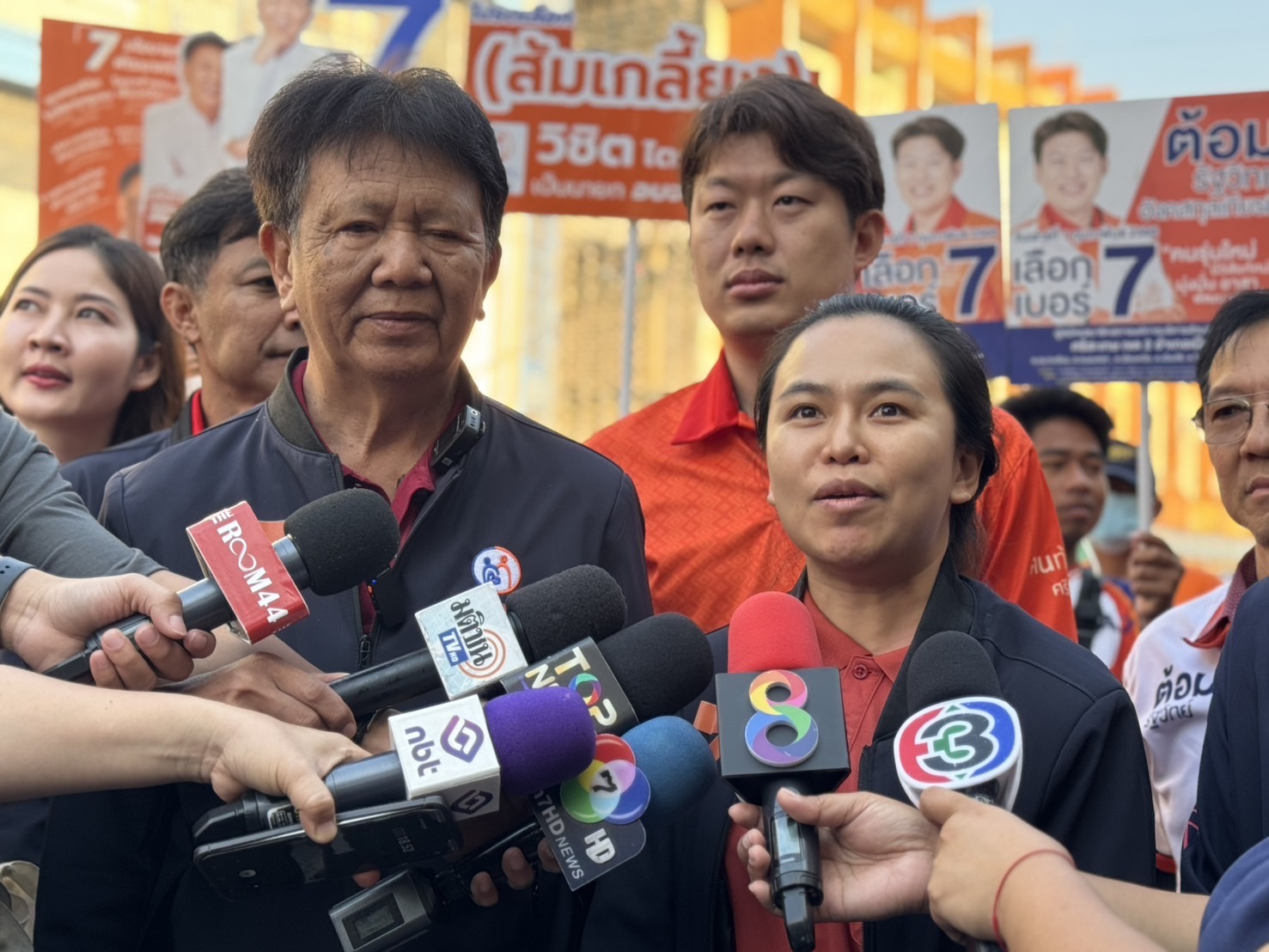 “วิชิต” ลั่น สู้เต็มที่ ศึกเลือกตั้งอบจ.ศรีสะเกษ  ไม่หวั่นกระแสนายใหญ่ “ไตรศุลี” ขอบคุณ “ทักษิณ“ ชม “ศรีสะเกษ” เจริญขึ้น เหน็บวาทะ ”ทำพิธีไล่หนูตีงูเห่า“ เอาไว้ใช้สนามใหญ่