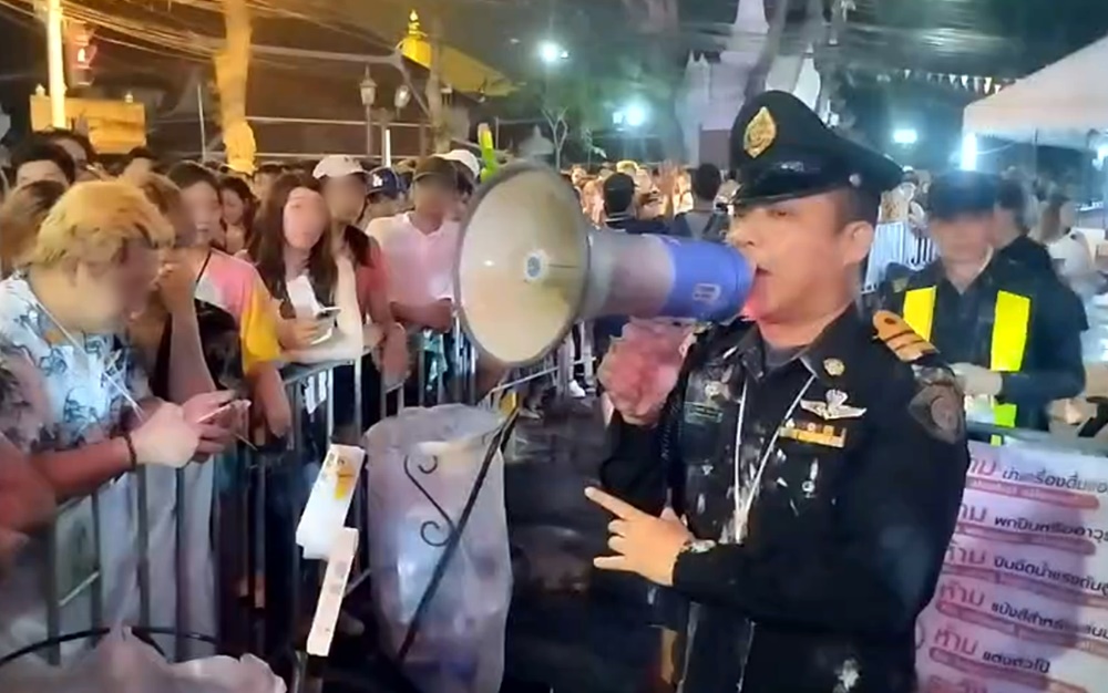 ปิด "ถนนข้าวสาร" เร่งระบายคนออก หลัง นทท.แห่เข้าเล่นน้ำสงกรานต์แน่นเกินกำหนด