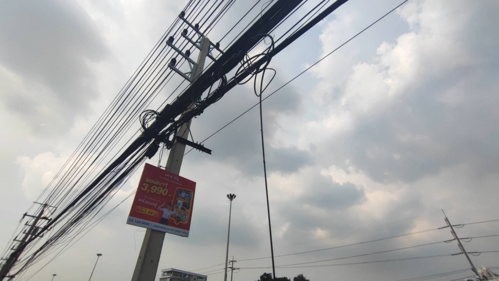 ตร.ปทุมฯจับลุงปั่นจักรยานขโมยสายเคเบิ้ล