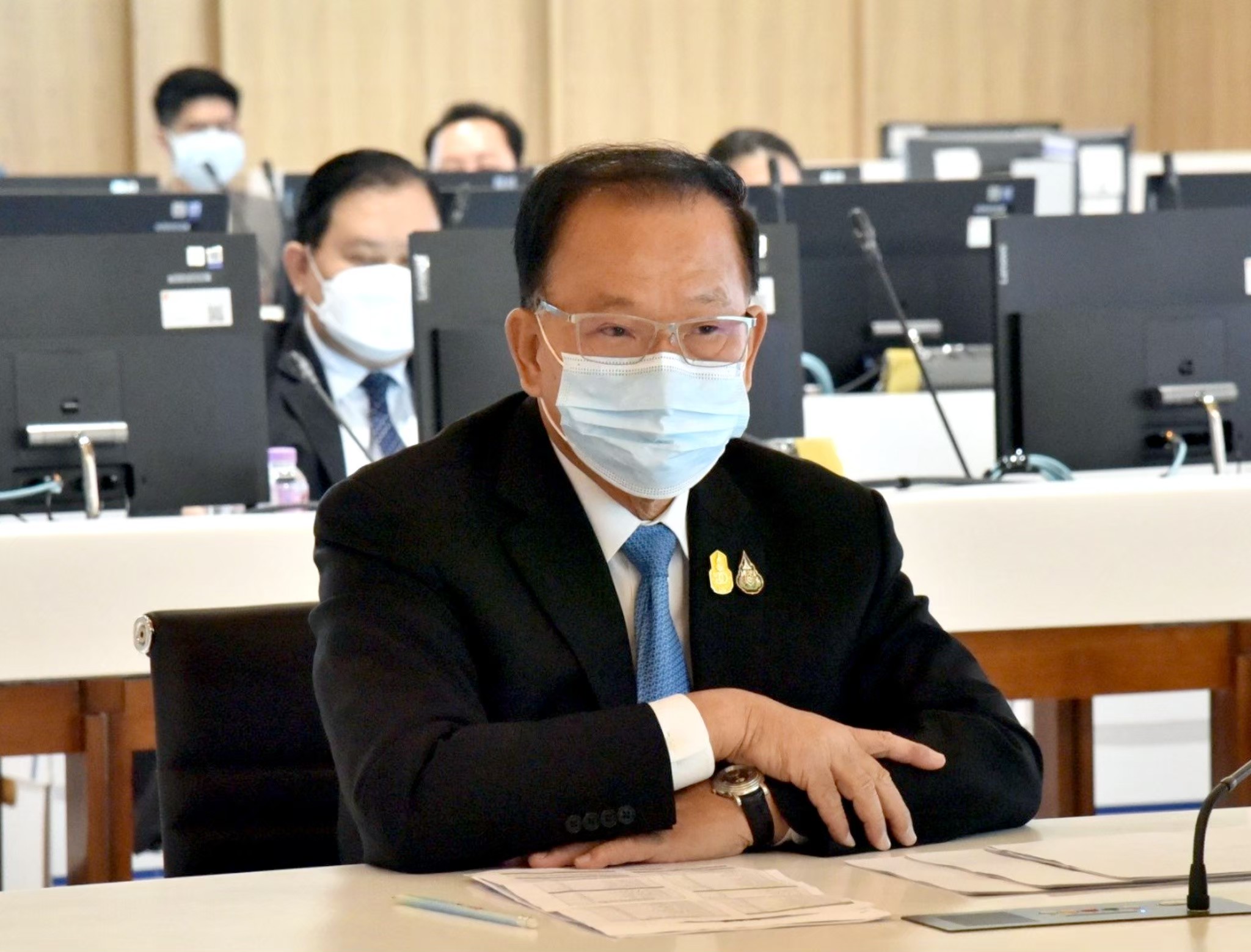 "สันติ"ย้ำประมูล"ท่อส่งน้ำอีอีซี"ทำตามขั้นตอน ซัด"พิเชษฐ"ตั้งตัวเป็น หน.กลุ่ม16 กลับไม่มีก๊วนใน พปชร.