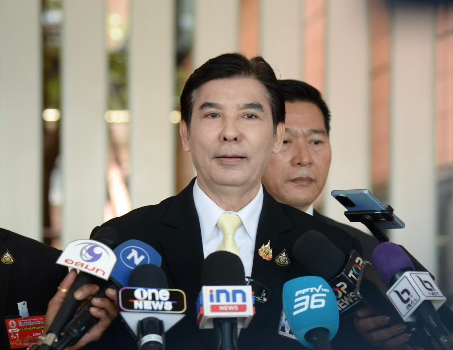 "เด็จพี่"  ฟาด "ธีรยุทธ" ยื่นคำร้องไม่มีมูล หลังศาลรธน.ตีตก ซัดสร้างความปั่นป่วน วุ่นวาย ในบ้านเมือง 