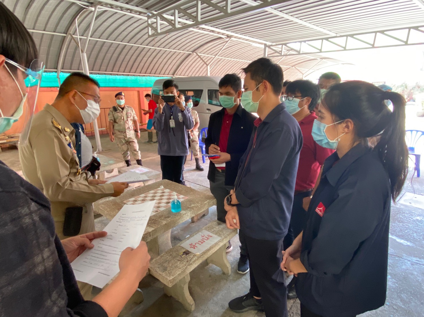 'ตลาดสี่มุมเมือง' ผลตรวจแรงงานต่างด้าวปลอดโควิดมีมาตรการควบคุมเคร่งครัด