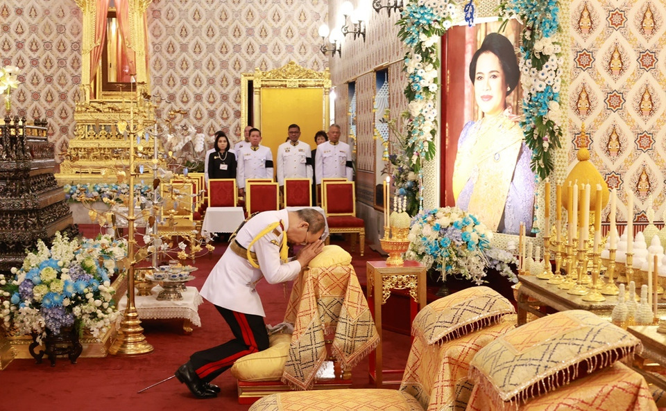 พลเอก พระวรวงศ์เธอ พระองค์เจ้าเฉลิมศึก ยุคล  บำเพ็ญพระราชกุศลถวายพระบรมศพ สมเด็จพระพันปีหลวง