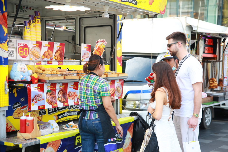 กรมพัฒนาธุรกิจฯ ร่วมกับ สสว. ชวนเที่ยว ชิม ช้อป ในงาน ‘Food Truck Carnival 2026’ เดินสาย 2 จังหวัด หนุนฟู้ดทรัคไทย สร้างโอกาสการเติบโตธุรกิจ