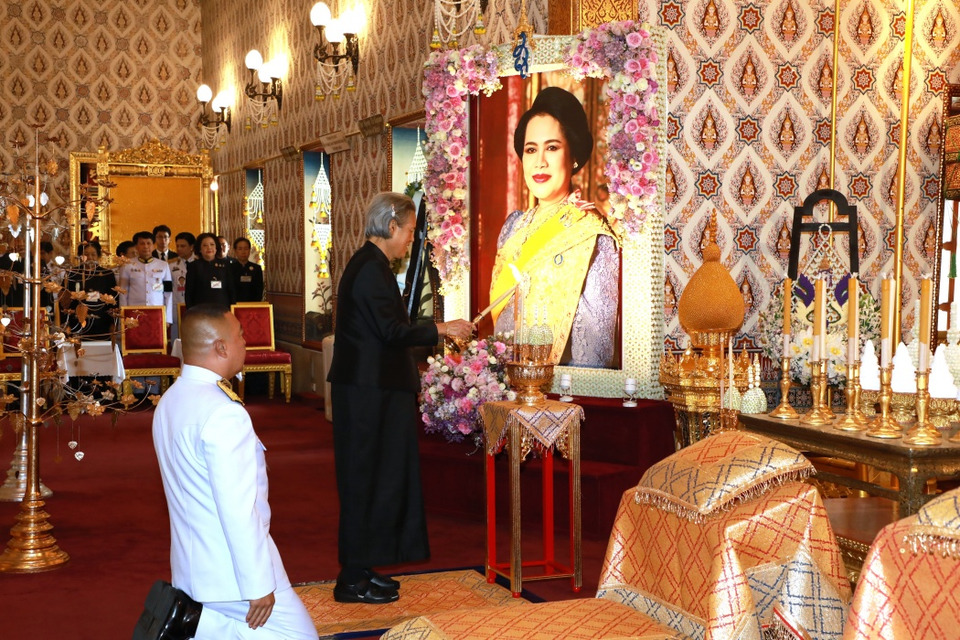 "กรมสมเด็จพระเทพฯ" เสด็จฯ บำเพ็ญพระราชกุศลถวายพระบรมศพ "พระพันปีหลวง"
