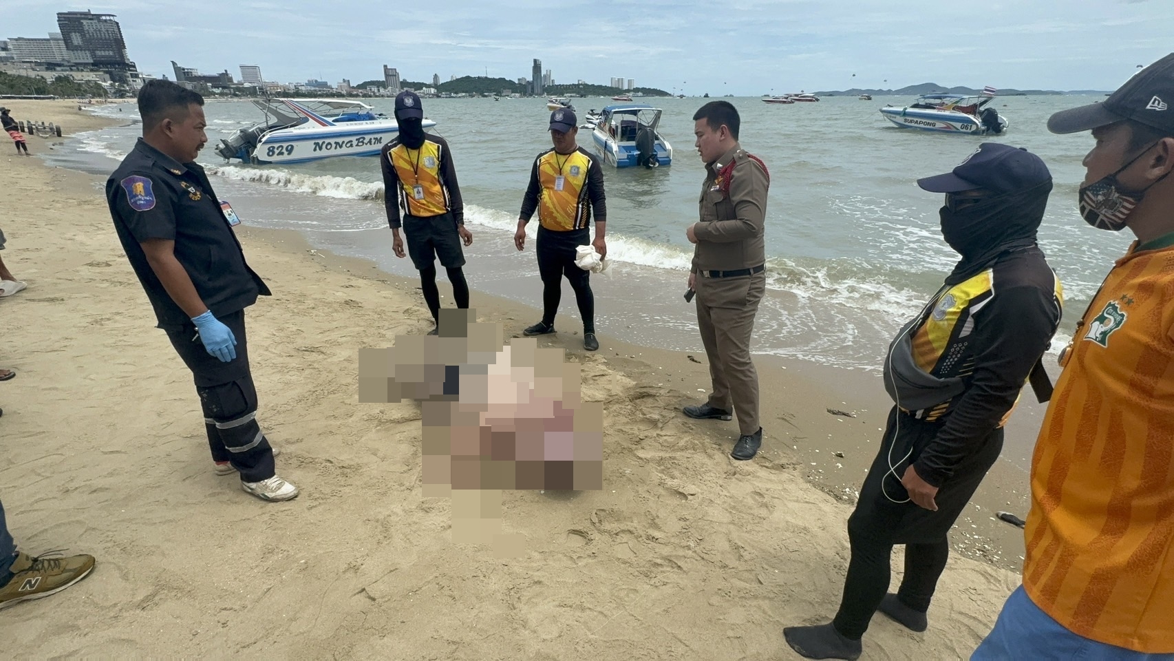พบศพนักท่องเที่ยวต่างชาติ ลอยเปลือยกาย เกยหาดพัทยา