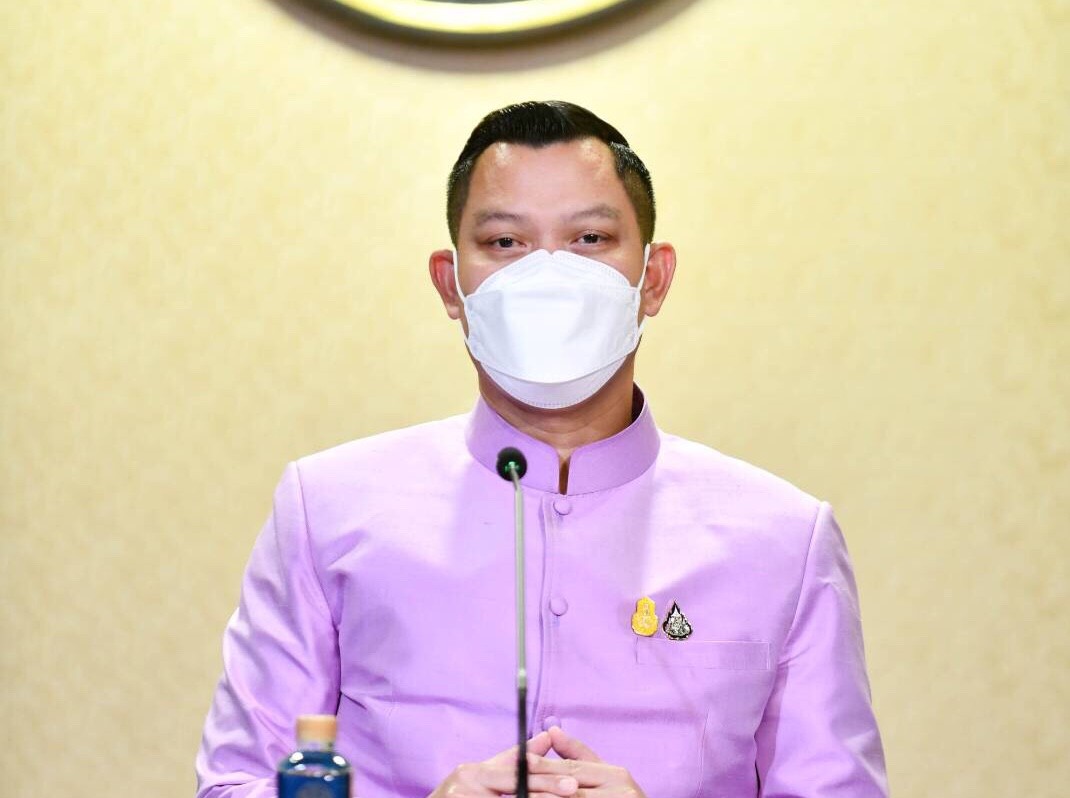 ครม. เห็นชอบจัดซื้อวัคซีน AstraZeneca จากฮังการี จำนวน 400,000 โดส