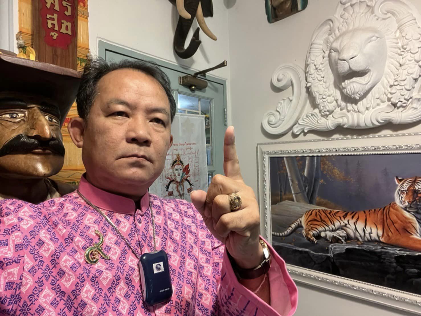 'ศรีสุวรรณ' จ่อร้องกกต.สอบ 'โทนี่' ชี้นำ พท.ปมค่าแรง600