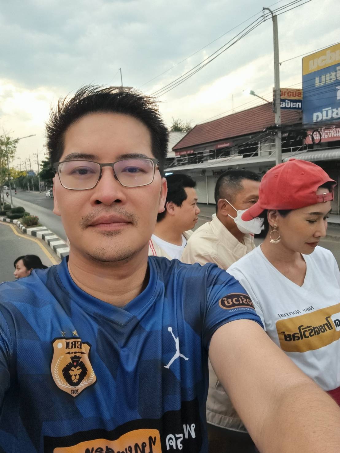 “ไทยศรีวิไลย์”ลงพื้นที่บางบัวทอง“พี่เต้”ท้า“นักการเมือง”ลงบัญชีรายชื่อลำดับที่ 1 ตามเสียงเชียร์ผู้สนับสนุน