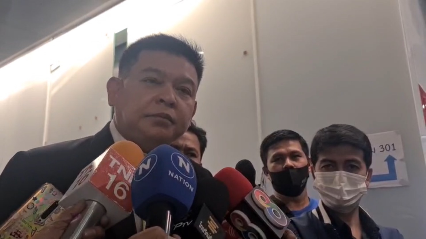   "สิระ" ด่ากราด! บอก แกนนำม็อบอยู่สบาย ไม่ต้องเอาออกมา แช่ง "จตุพร" นัดชุมนุมใหญ่ ถามจะเผาบ้านเผาเมืองครั้งที่สองหรือ