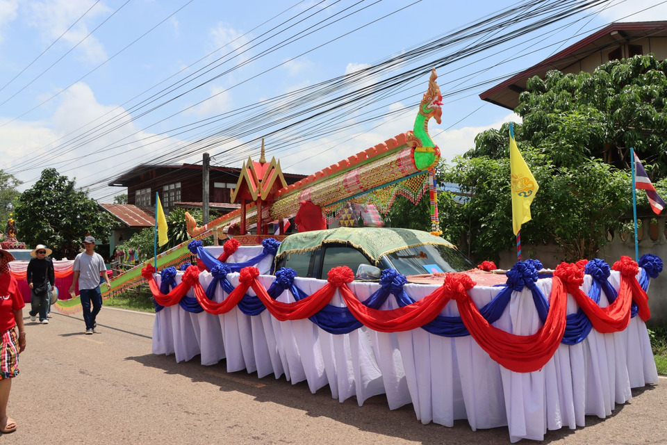 งดงามตระการตา! งานบุญบั้งไฟ ต.บ้านธาตุ ประจำปี 2569 ขบวนรำเซิ้งแน่นวัด ปลุกจิตสำนึกคนรุ่นใหม่อนุรักษ์ประเพณีอีสาน
