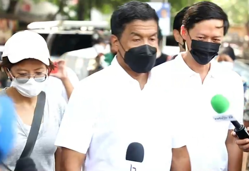 'ชัชชาติ'ลุยสำรวจ 3 ชุมชนแออัด​ย่านทองหล่อ  ชี้ต้องดูแลชาวบ้านด้วยค​วามเป็นมนุษย์