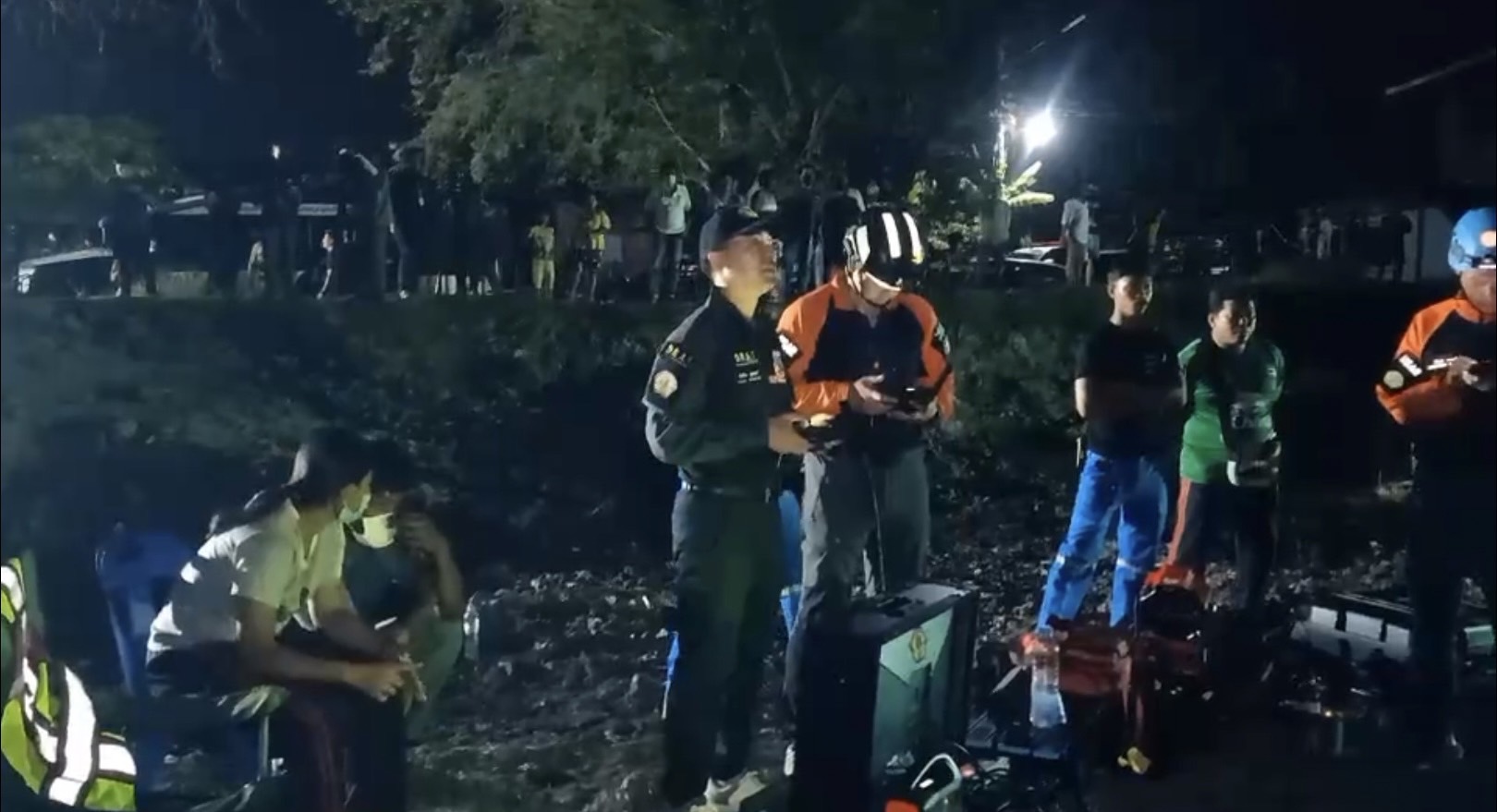 สภ.บางเลนร่วมมือสมาคมตอบโต้ภัยพิบัติบินโดรนหาน้องต่อวัย 8เดือนหลังหายปริศนา 4 วันแล้ว 