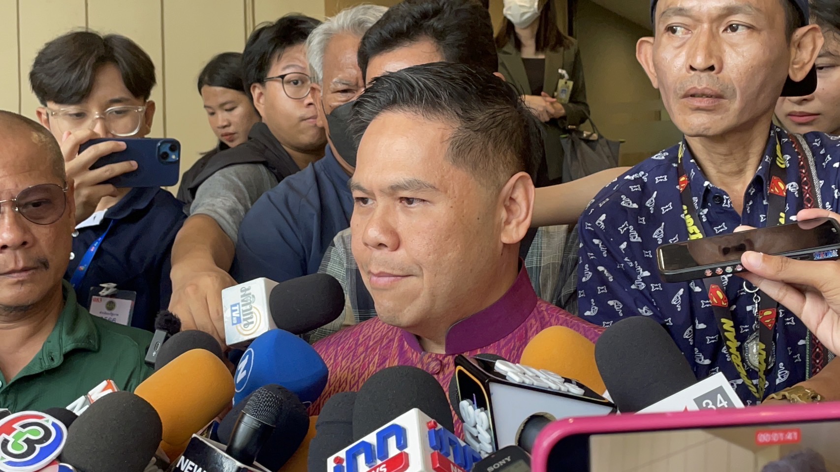 “วราวุธ” ขอรอแถลงนโยบายก่อนสางปัญหาเร่งด่วน “พม.” เผย “กัญจนา” ช่วยคุยเครือข่ายภาคสังคมแล้ว