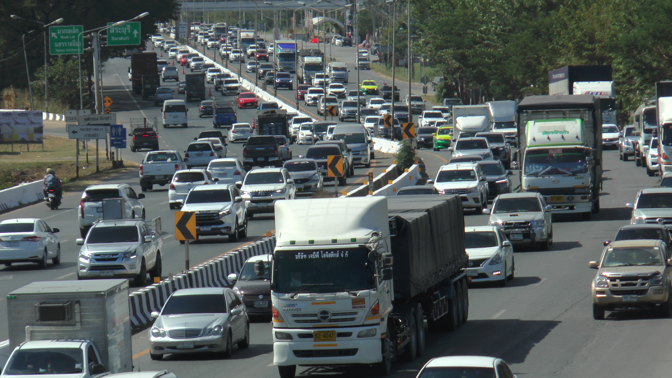 สภาพการจราจร ปชช. เดินทางขึ้นอีสาน ฉลองช่วงปีใหม่ยังคับคั่งต่อเนื่อง