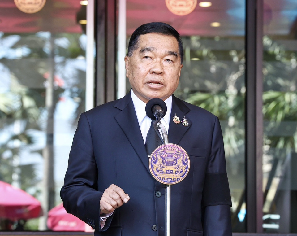 "บิ๊กเล็ก" ย้ำแนวทางสู้รบมาถูกทาง แม้ไม่มีใครเข้าข้างไทย ปัดตอบ "หยุดยิง" เมื่อไหร่ ชี้ "กัมพูชา" ยังยิงใส่ไทย 