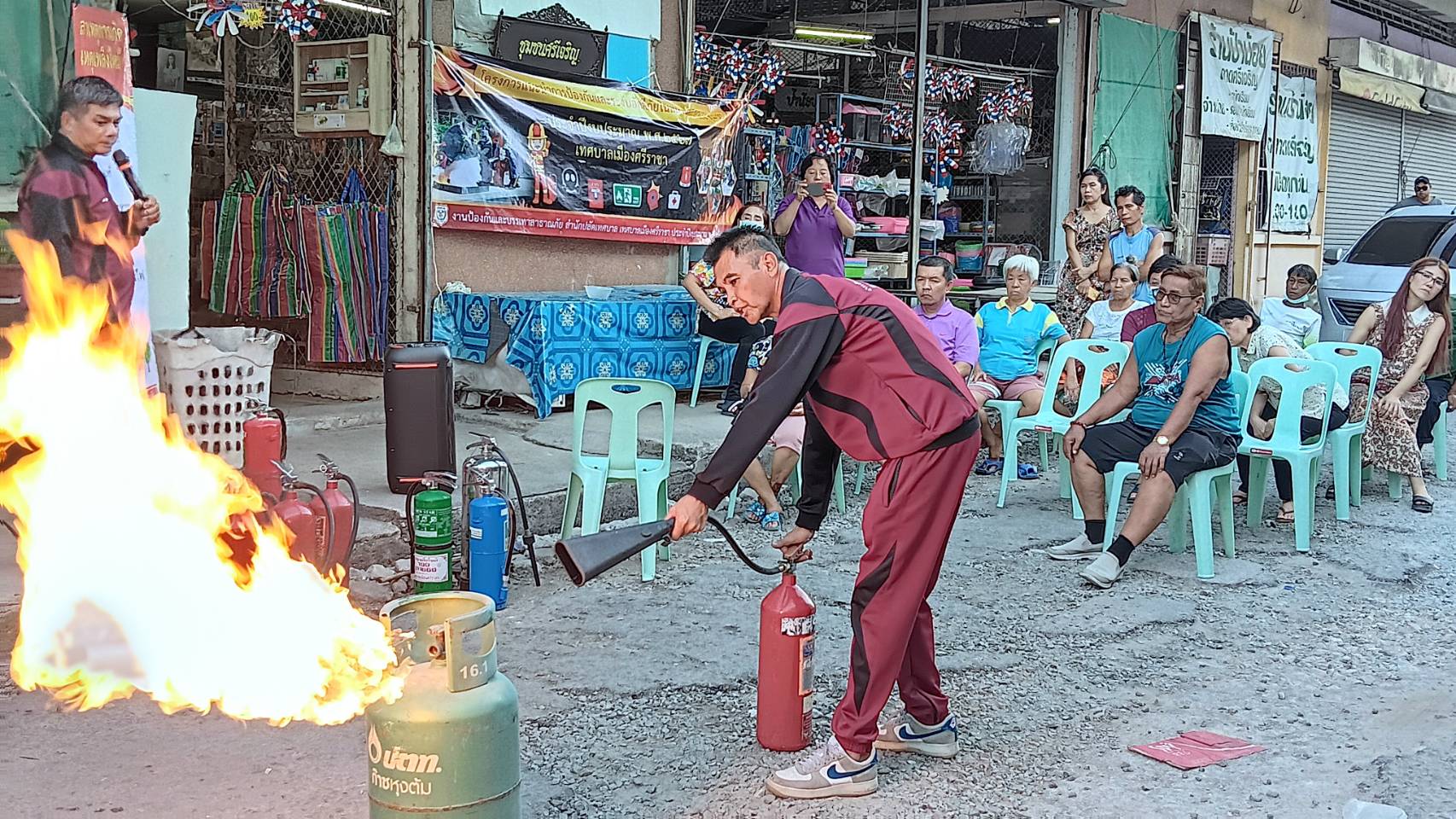 ทม.ศรีราชา ซ้อมดับเพลิงร่วมชาวบ้าน สร้างความมั่นใจเมื่อเกิดเหตุ