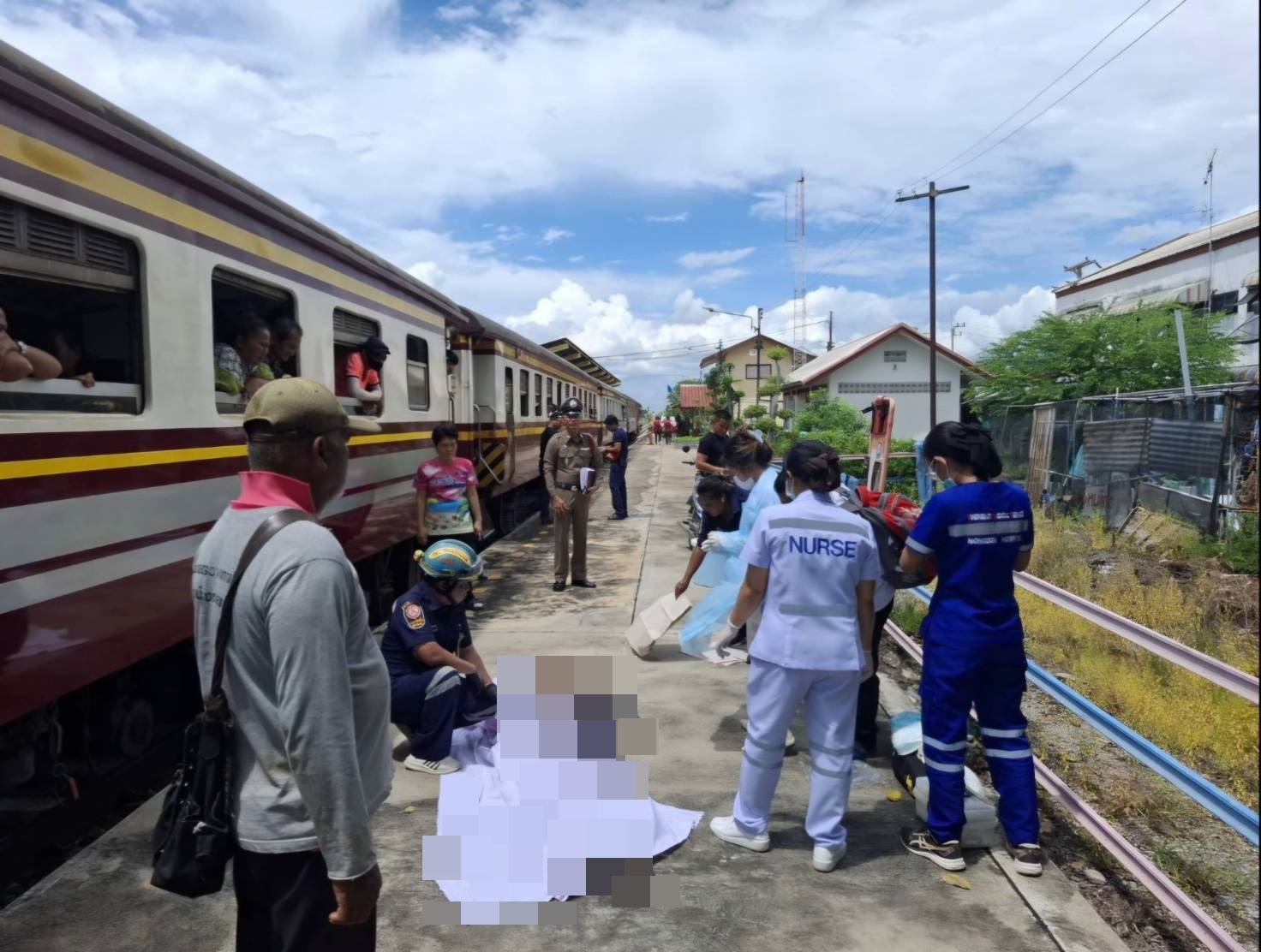 สระบุรี คลิปลุงวัย 61ชะตาขาด เดินข้ามทางรถไฟถูกรถไฟชนดับคาราง