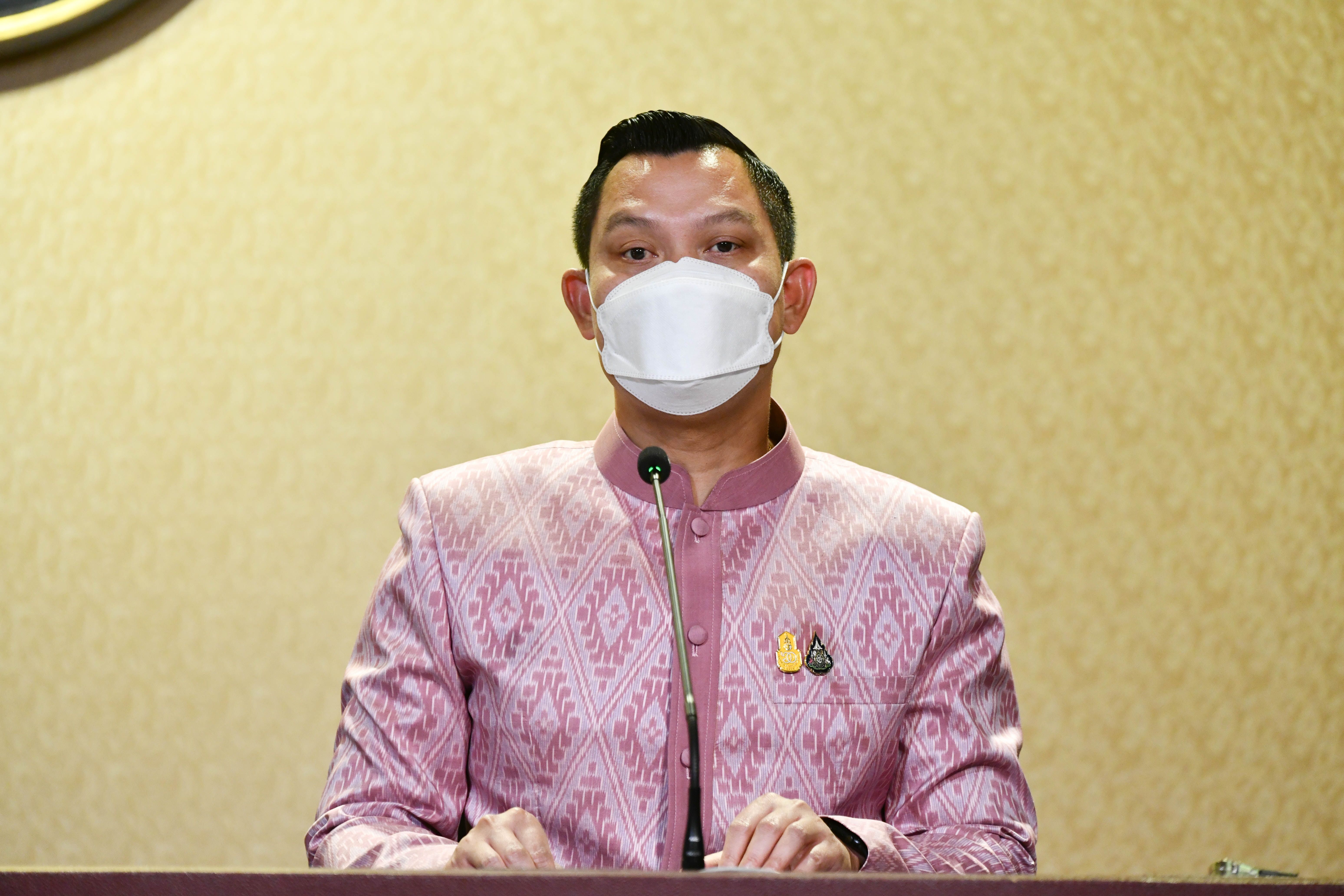 "โฆษกรัฐบาล" ถาม "เพื่อไทย" ทำเพื่อใคร ย้อน "สภาผัวเมีย" ก็มาจากยุคไทยรักไทย