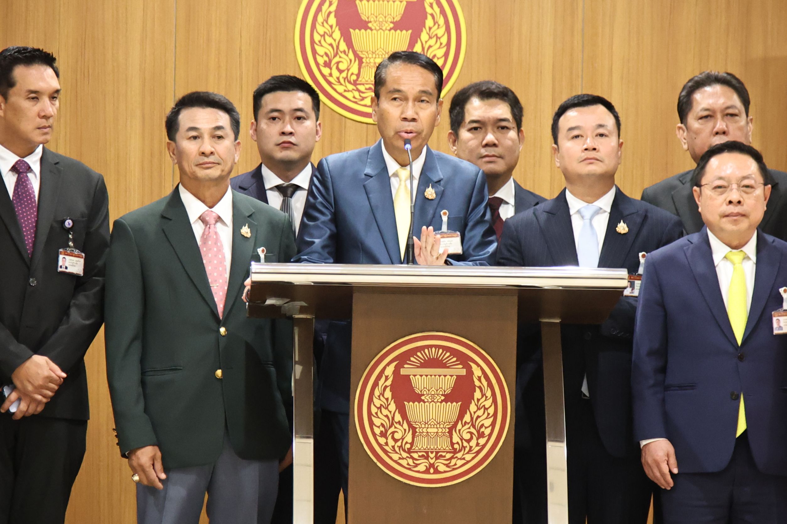 “พท.” เตรียมเสนอญัตติให้ “ปธ.รัฐสภา” เปิดประชุมนัดถกเลื่อนวาระยื่นศาลรธน.ตีความทำประชามติกี่ครั้ง ให้เร็วที่สุด  