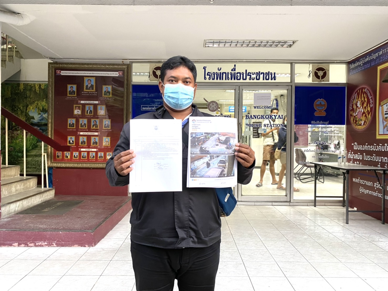 หนุ่มแมสเซนเจอร์ ร้องตำรวจบางกอกใหญ่ ถูกสาวโพสต์กล่าวหาเป็นคนชี้เป้า กรณีสาววิวาทกับแม่ค้าขายน้ำที่หน้าวัดอรุณราชวราราม