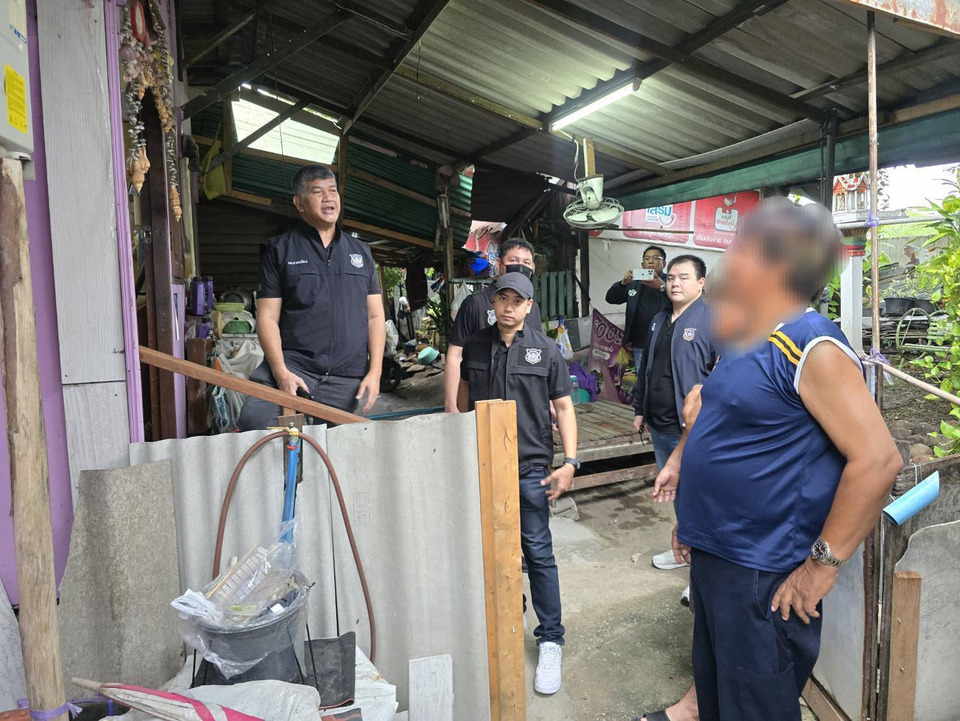 บช.ปส.ปิดล้อมชุมชนริมคลองพระโขนง จับผู้ค้ารายย่อย เดินหน้า “ชุมชนปลอดภัย” 