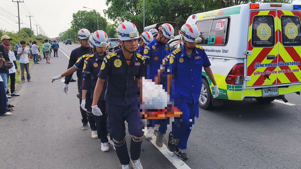 ลุงพาหลาน ม.3 ไปแก้ ร.ก่อนปัจฉิมฯ ถูกกระบะชนท้ายดับสลด เหลืออีก 500 เมตรถึงโรงเรียน 