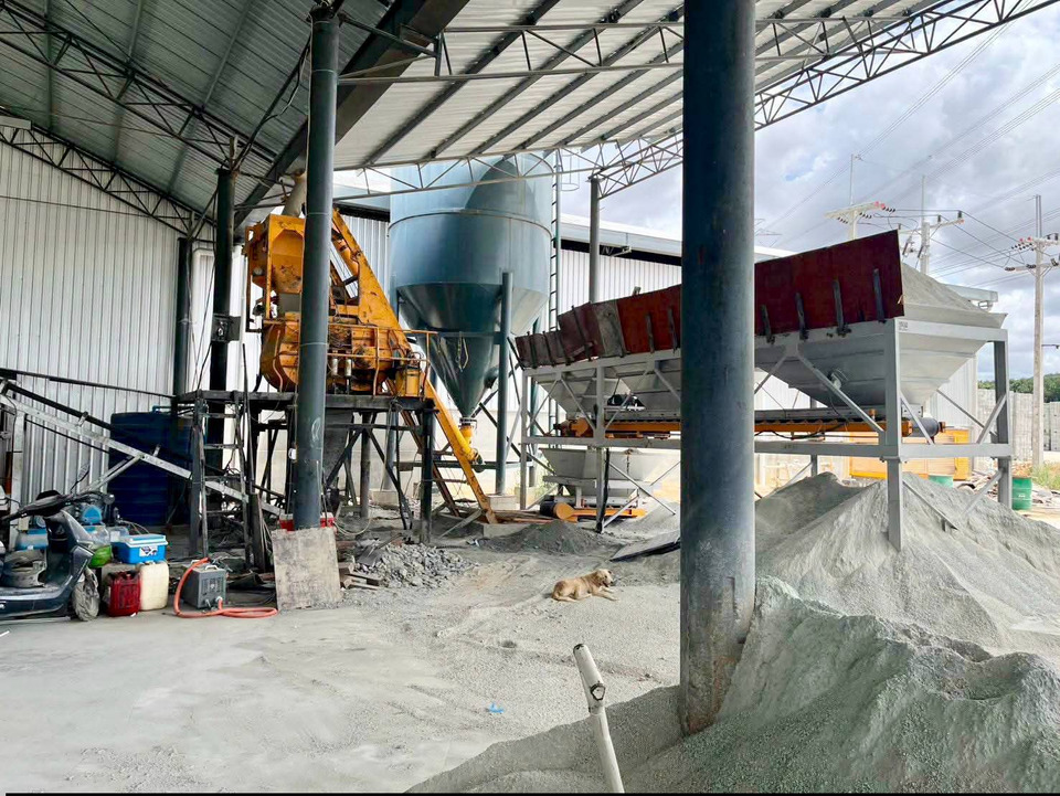 ชาวบ้านสุดทน! ร้องโรงอิฐบล็อกเสียงดัง นายอำเภอบุกตรวจเจอไร้ใบอนุญาต สั่งหยุดทันที 