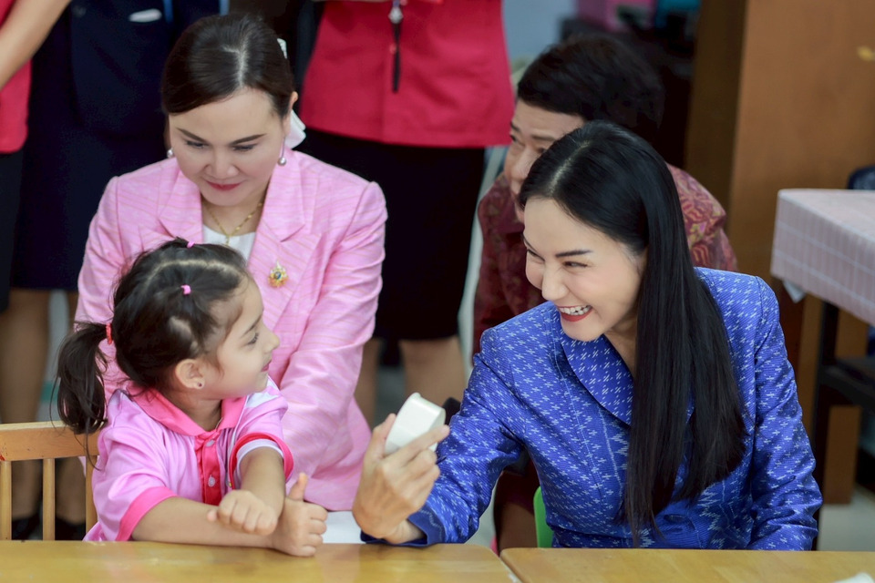 “รมว.นฤมล” ตรวจเยี่ยมศูนย์การศึกษาพิเศษส่วนกลาง ย้ำไม่ทิ้งเด็กพิเศษ เร่งผลักดันนโยบายสร้างอาชีพ 