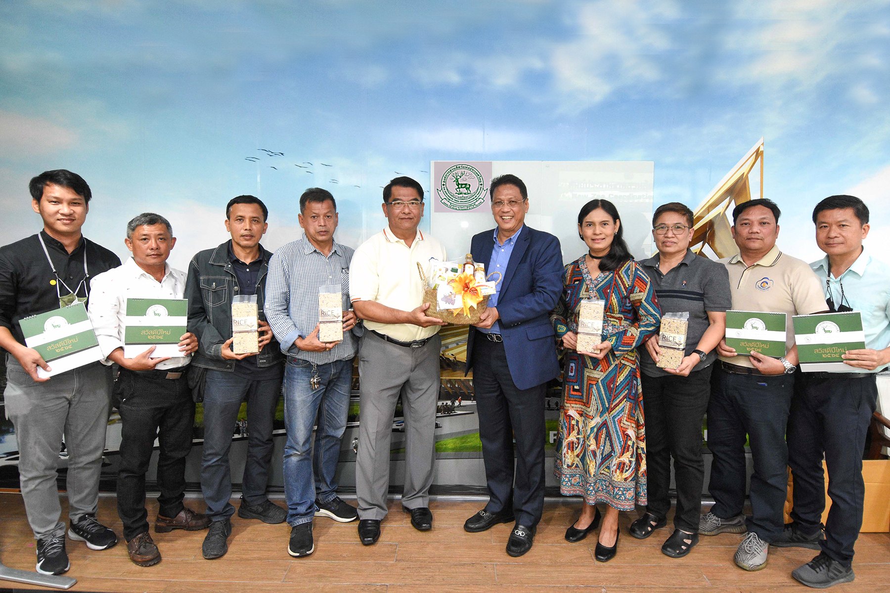 "ชมรมช่างภาพการเมือง"เข้าอวยพร CEO คนใหม่องค์การสวนสัตว์ฯ