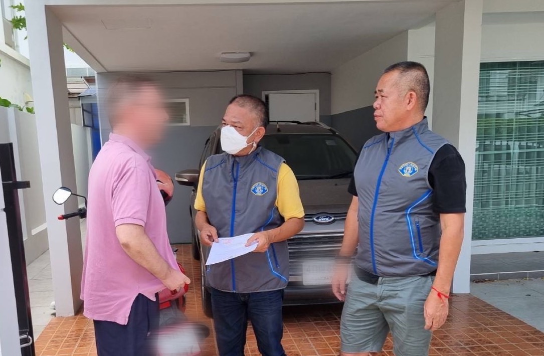 ศปชก.ตร. ร่วมมือกับ NCA จับกุมชาวต่างชาติหลบหนีคดีสื่อลามก  