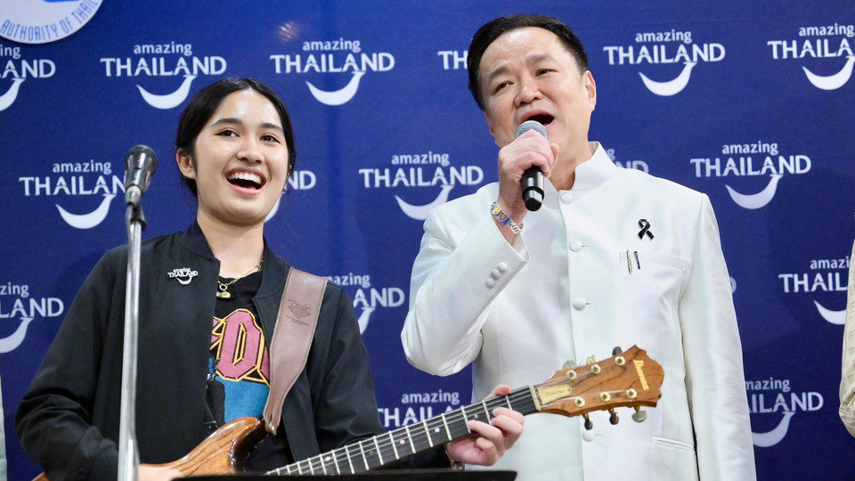 นายกฯ เปิดทำเนียบฯ รับ “น้องเนเน่ รอยัล” โชว์เพลง Zombie ร่วมแจม “ซมซาน” พร้อมหนุนเยาวชนไทยสู่เวทีนานาชาติ