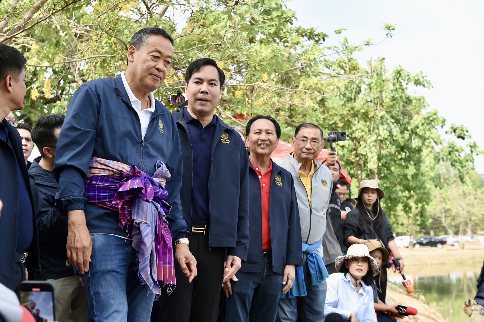 “เศรษฐา” ลงพื้นกาญจนบุรี ติดตามปัญหาน้ำท่วมขังซ้ำซาก เร่งขุดลอกแก้มลิงก่อนเข้าฤดูฝน
