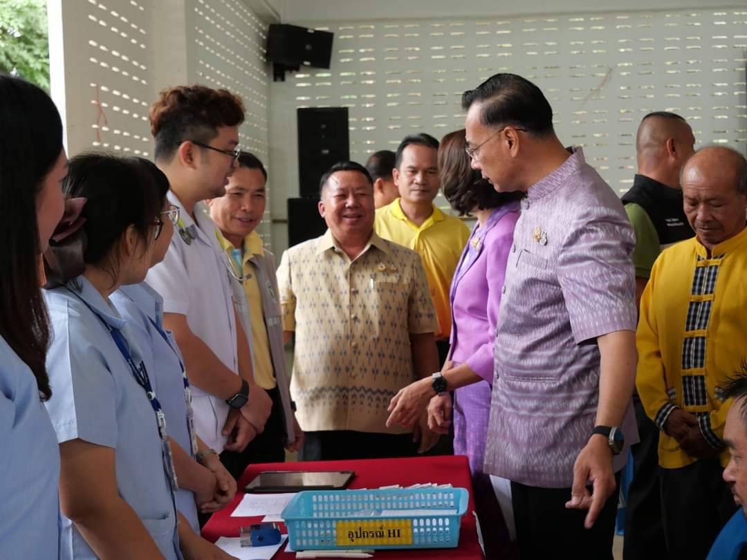 ผู้ว่าฯยโสธร-นายกเหล่ากาชาด ออกหน่วยให้บริการต่ออายุบัตรผู้พิการ เคลื่อนที่