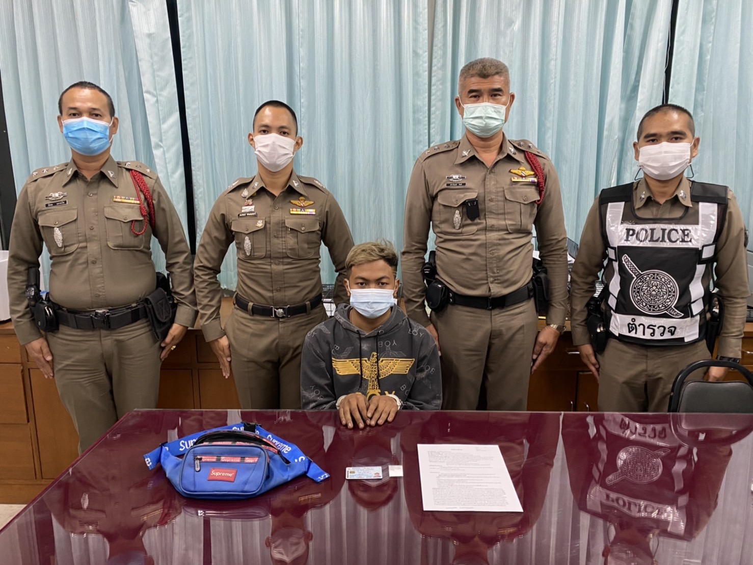 ตำรวจสภ.ไทรน้อยจับหนุ่มวัย25 ปีซุกซ่อนยาเคตามีนคาด่านตรวจ