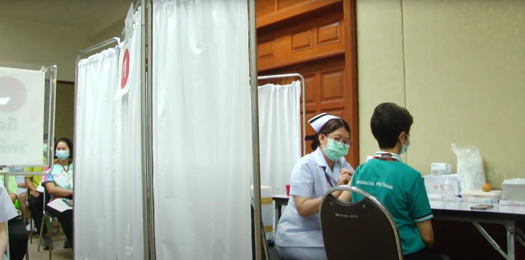 เชิญชวนประชาชนทุกกลุ่มอายุลงทะเบียน แจ้งความประสงค์รับวัคซีน "จันท์พร้อม" ผ่านเว็บไซด์ หรือ คิวอาร์โค็ด สำนักงานสาธารณสุขจังหวัดจันทบุรี
