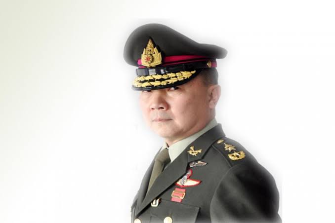 'หมอเหรียญทอง'แจงไม่ได้รวยจนมีเครื่องบินส่วนตัว แค่ขับได้เท่านั้น