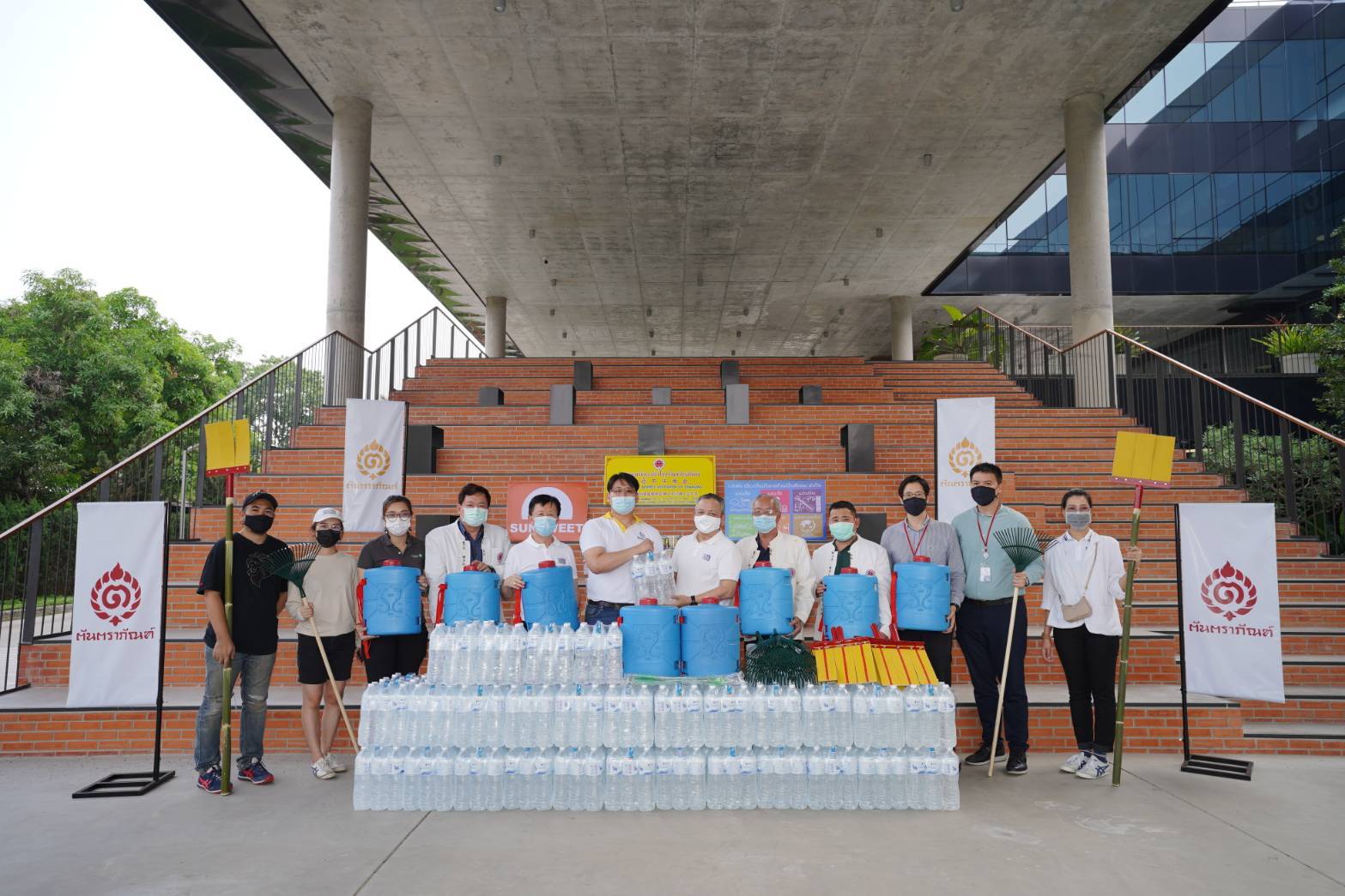 CSE ร่วม กลุ่มสิงห์อาสา ปันน้ำใจส่งมอบสิ่งของให้อาสาดับไฟป่าเชียงใหม่