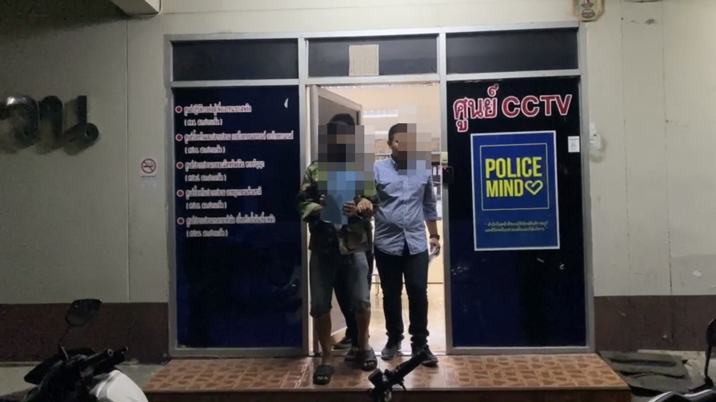 ตำรวจนำตัวผู้ต้องหายิงชายวัย53ปีดับสอบปากคำปมเหตุจากจอดรถขวางทางเข้าออก
