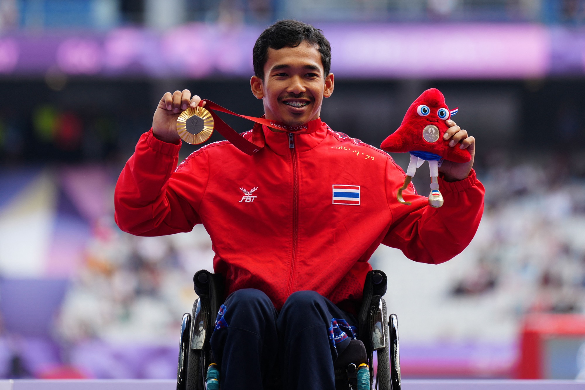 ไทยเฮเพิ่ม! "บีม ชัยวัฒนะ" คว้าเหรียญทองวีลแชร์ เรซซิง 100 เมตร พาราลิมปิก 2024