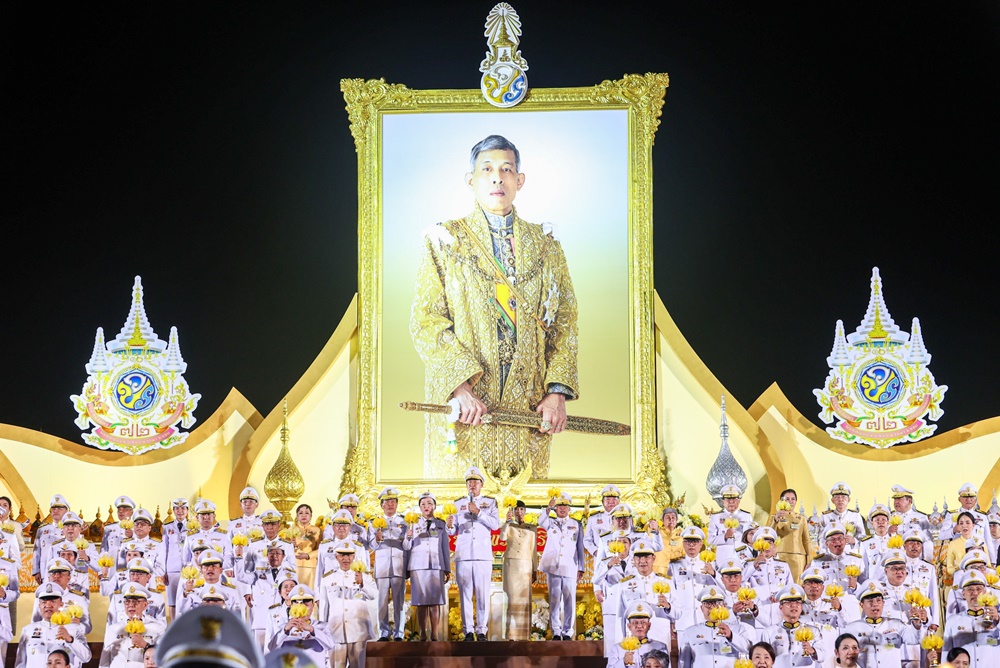 นายกฯ นำพสกนิกรชาวไทยทั่วทั้งประเทศ จุดเทียนถวายพระพรชัยมงคล “ในหลวง”