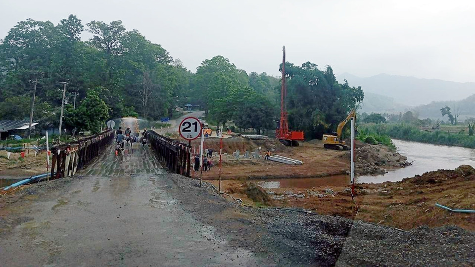 น้ำป่าซัดสะพานเบลีย์แม่ลาหลวงเสียหาย ทางหลวง 108 ห้ามรถหนักเกิน 10 ตันผ่าน