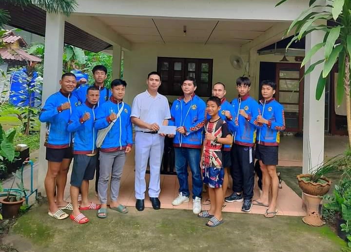 นอภ.สบเมย มอบเงินสนับสนุนนักกีฬามวยไทย-มวยสากล@วูซู ไปแข่ง "กาญจนบุรีเกมส์"