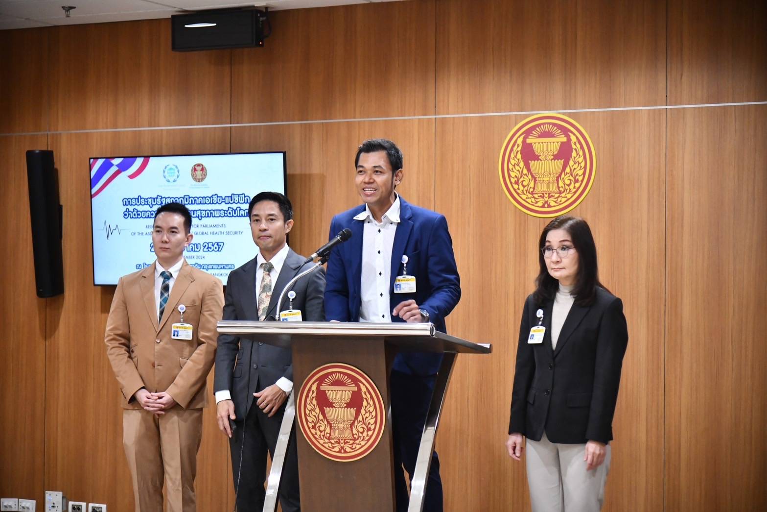 "สว.พันธุ์ใหม่" รุมซัด "นายกฯ" ไม่เคยมาตอบกระทู้จะปิดสมัยประชุมแล้ว
