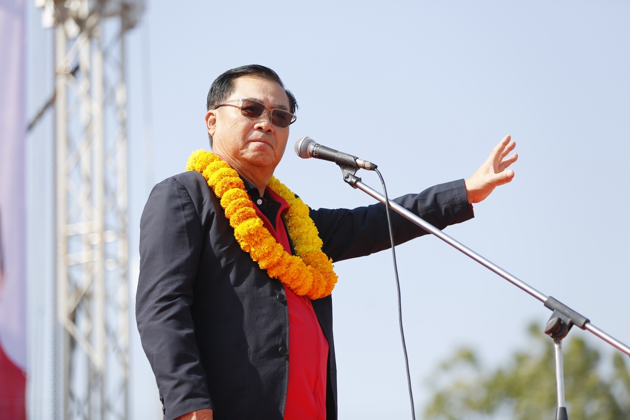 “อดิศร” ยกภาษิตอีสานเตือนใจ “ประยุทธ์” ปล่อยวาง เปิดโอกาสคนรุ่นใหม่ “แพทองธาร” สร้างอนาคตประเทศ