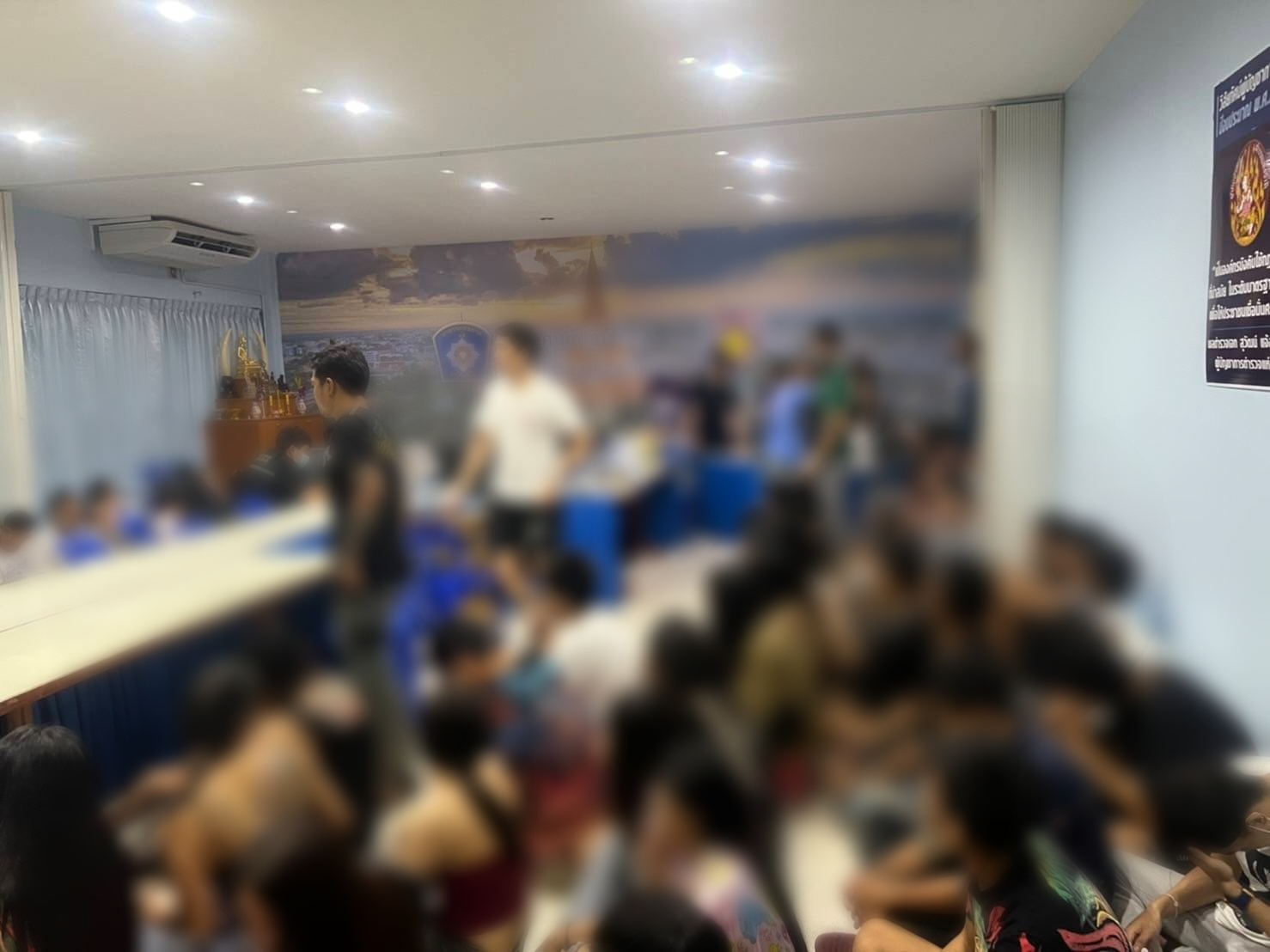 ตร.ลุยรีสอร์ทดัง กำแพงแสนรวบโจ๋ 89 รายจับกลุ่มมั่วสุมเสพยาเสพติด