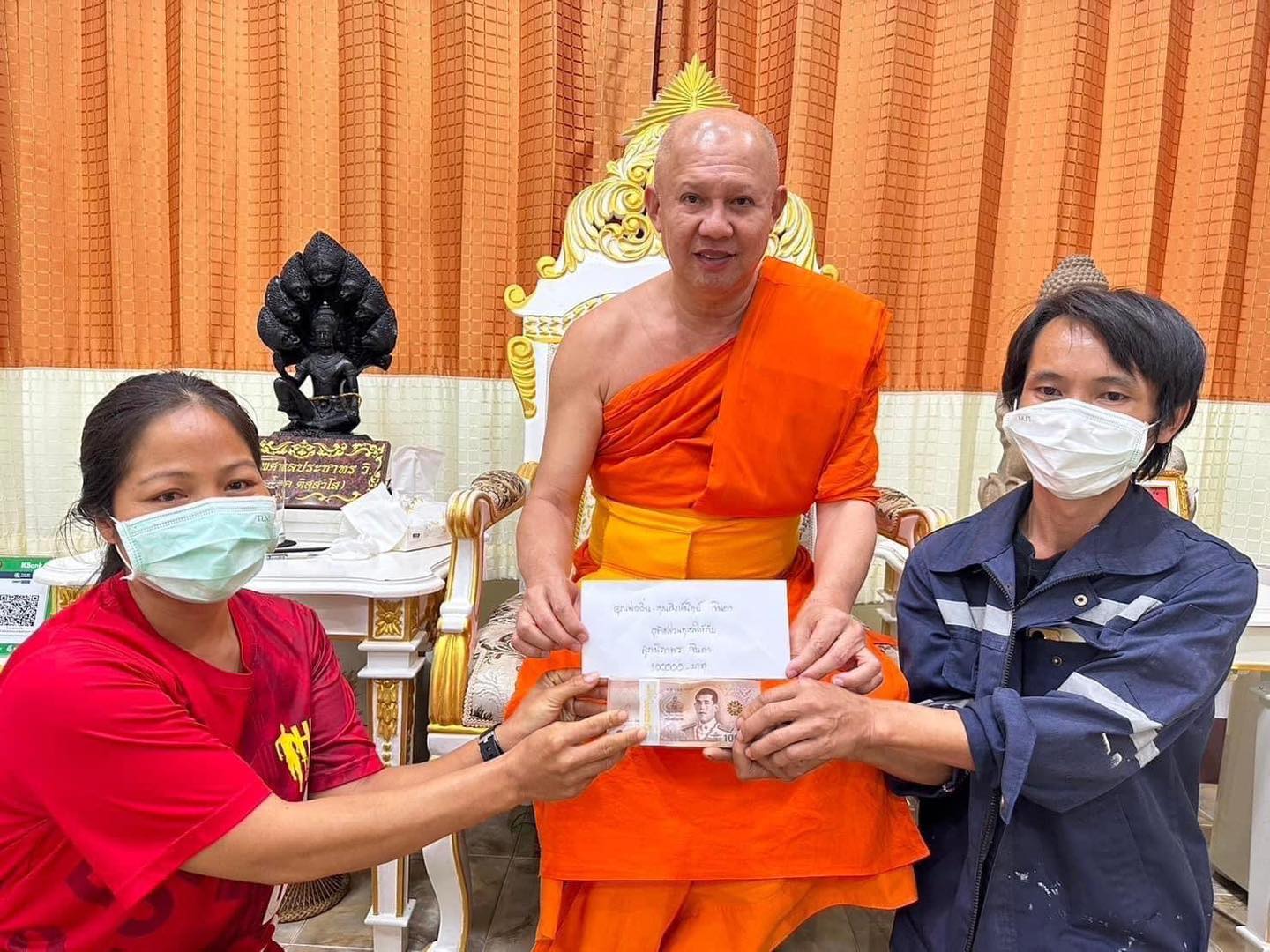 สองผัวเมียสูญเสียลูกสาว 3 ขวบจากอุบัติเหตุ ได้ค่าสินไหม 1 แสนนำถวายพระทำบุญให้ลูก