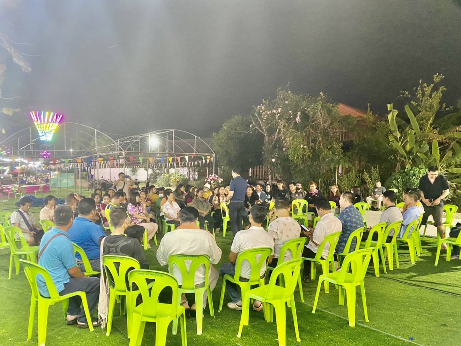 พรรคพป.ชร."อดีตนายกเคี้ยง " เบอร์ 8​ พร้อม "รองเอ็ด" ลงพื้นที่พบชาวบ้านอุ้มผาง    ชูนโยบาย  มีเราไม่มีแล้ง มีน้ำไม่มีจน​ บัตรคนจน 700 บาท